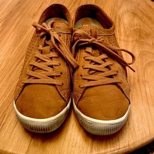 Softino by Fly London Isla washed leather rusty brown sneakers
